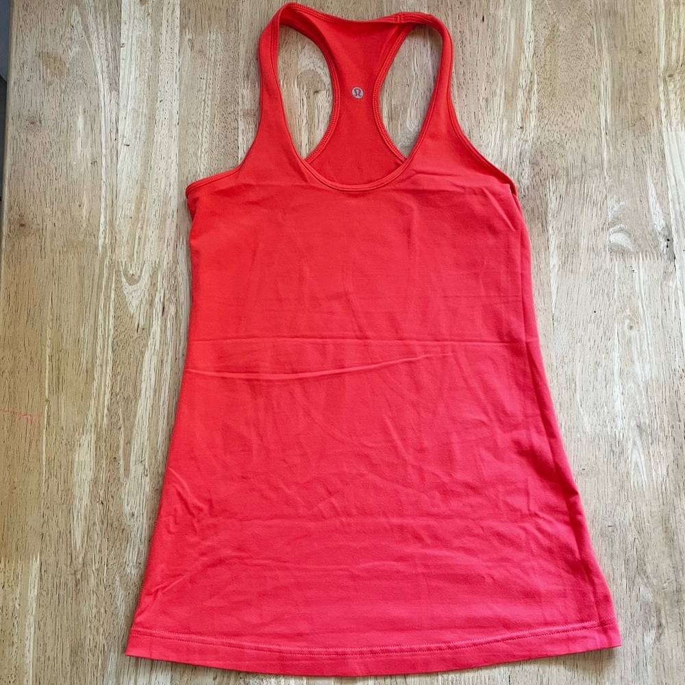 Lululemon racer back tank:size 6; Very good condition